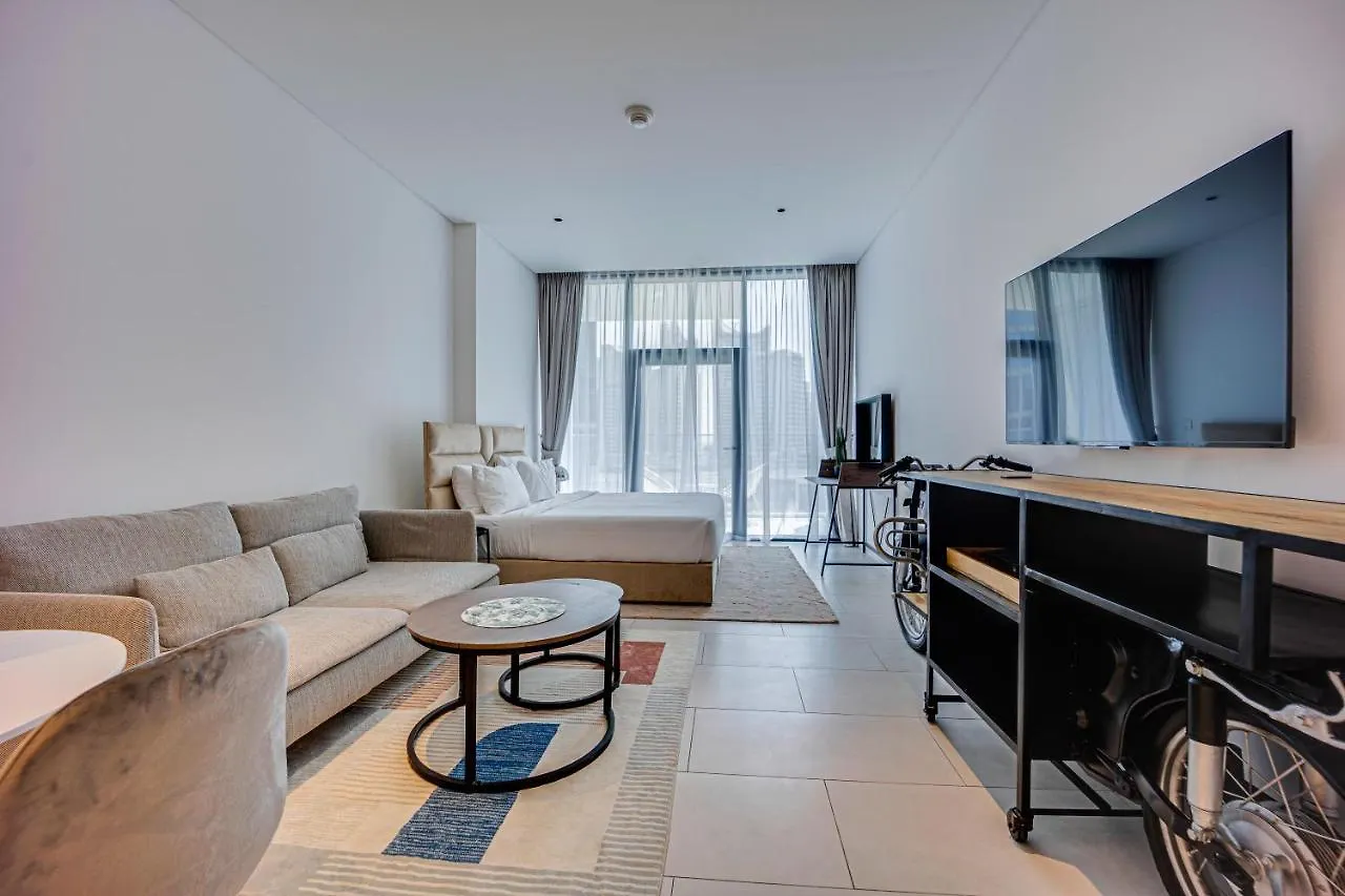 Stylish Studio In Marquise Square Tower contacts