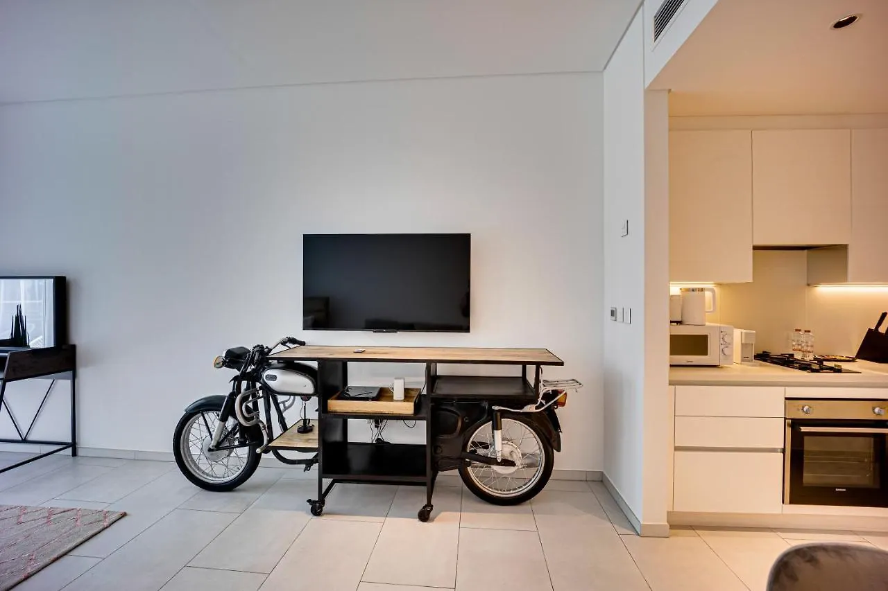 Stylish Studio In Marquise Square Tower Dubai United Arab Emirates